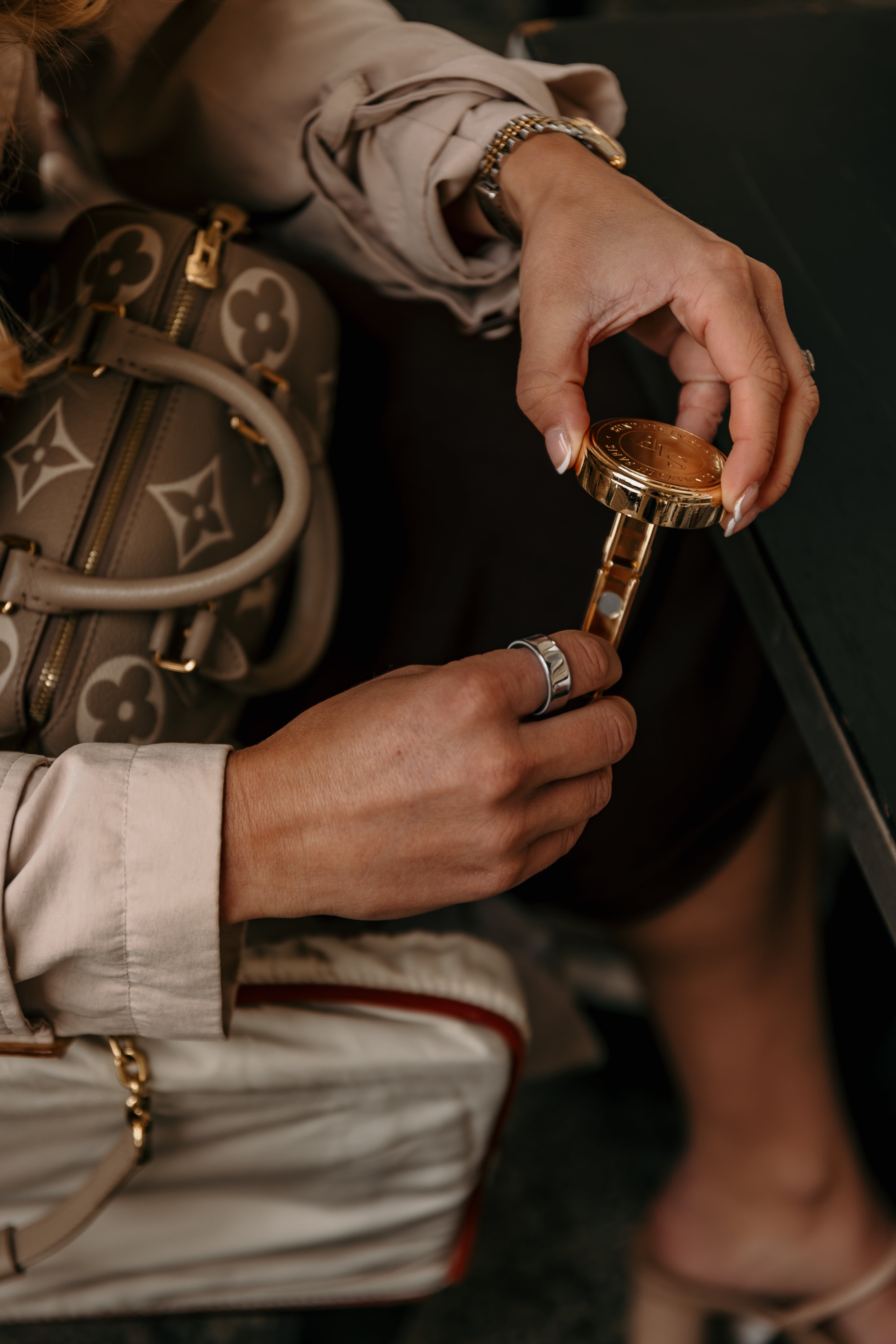 pre order: le doré - gold purse hook